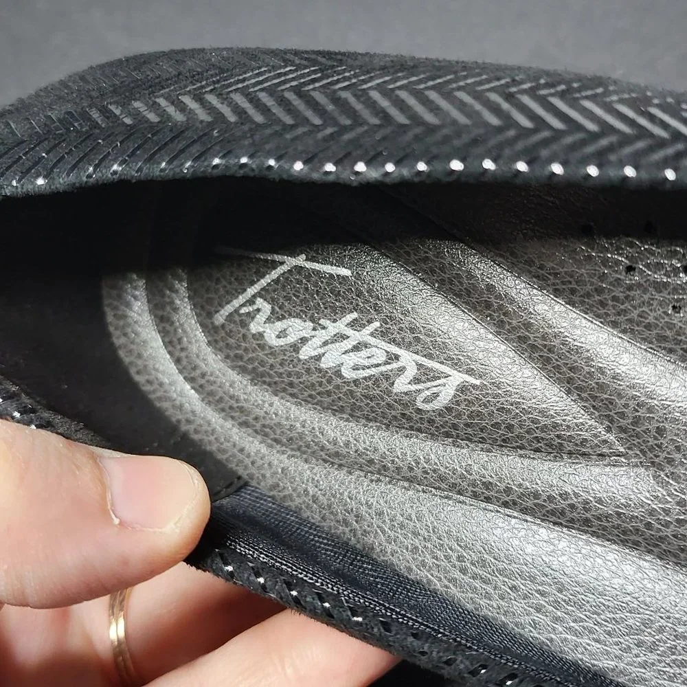 Trotters Womens Lauren‎ Herringbone Slip-On Pump Heels 6.5 New in Box Career